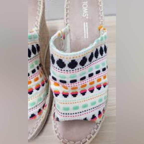 TOMS Monica Mule Embroidered BOHO Espadrilles. - Picture 2 of 9